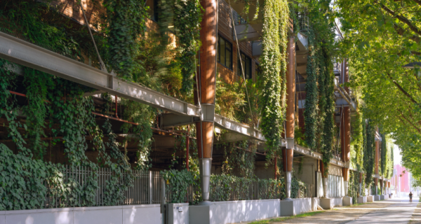 Paysages d&rsquo;architecture : une promenade a Issy par Raymond Depardon