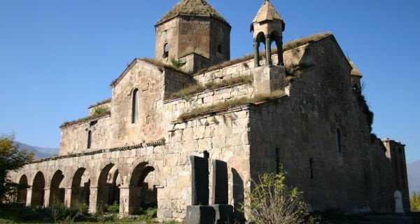Une &eacute;tranget&eacute; famili&egrave;re : l&rsquo;architecture arm&eacute;nienne, un trait d&rsquo;union menac&eacute; entre Orient et Occident 2/3