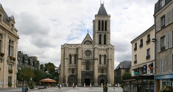 La basilique de Saint Denis et le projet de restitution de la flèche