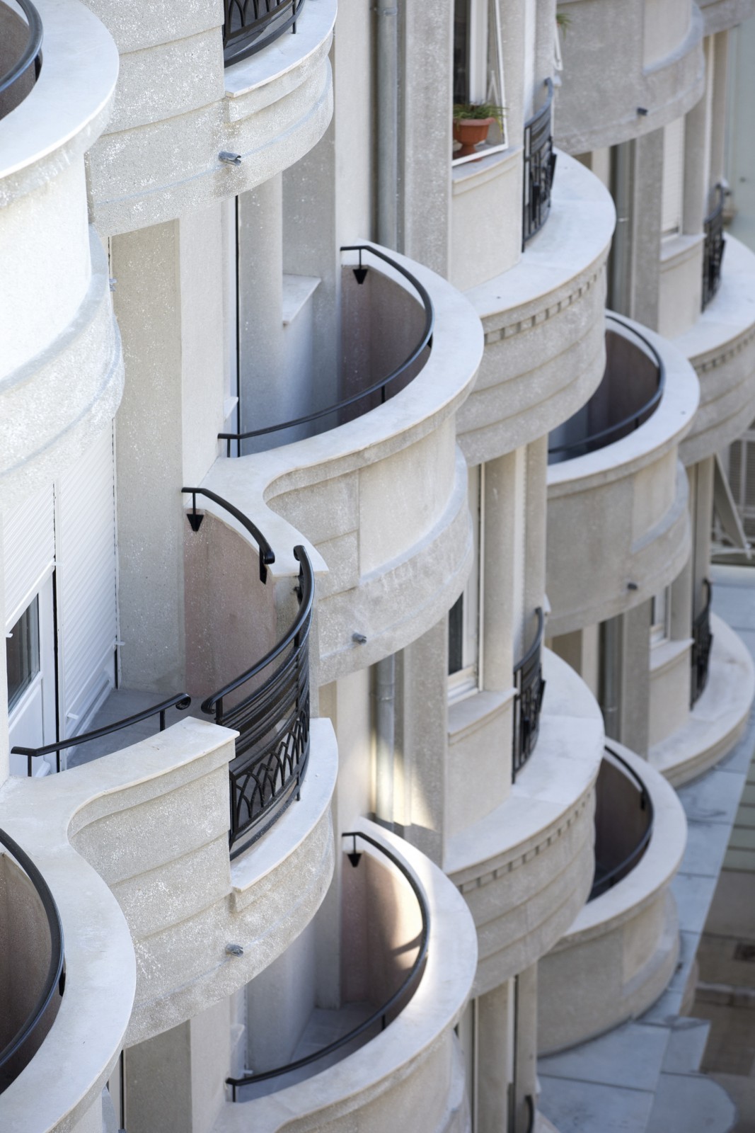 Immeuble Gloria Mansions, détail des balcons. © Ass Gloria Mansion et Philippe Viglietti.