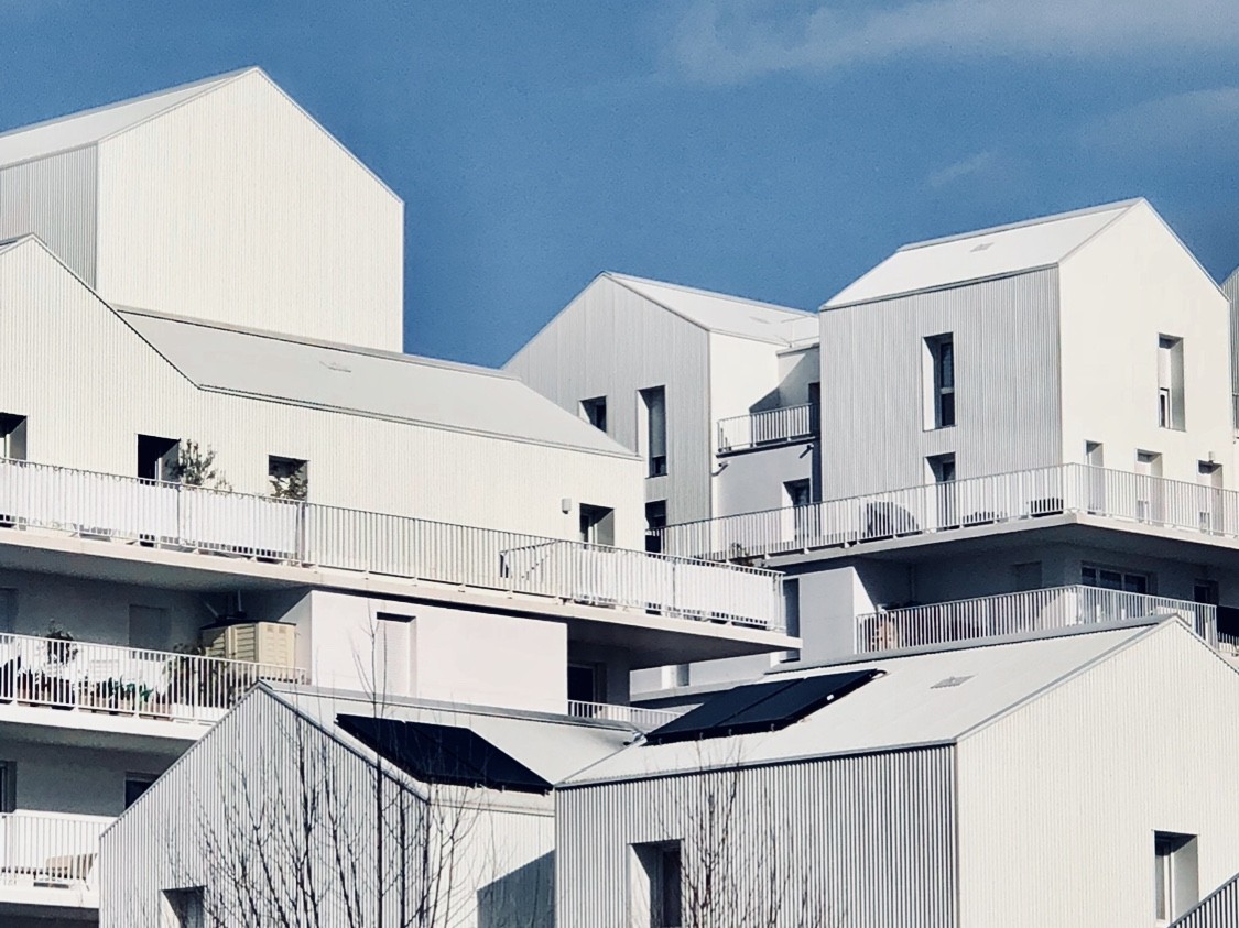 96 logements collectifs, ZAC Ginko, La Berge du lac, Bordeaux (33) - Marjan Hessamfar & Joe Vérons architectes associés. Photo X.C.